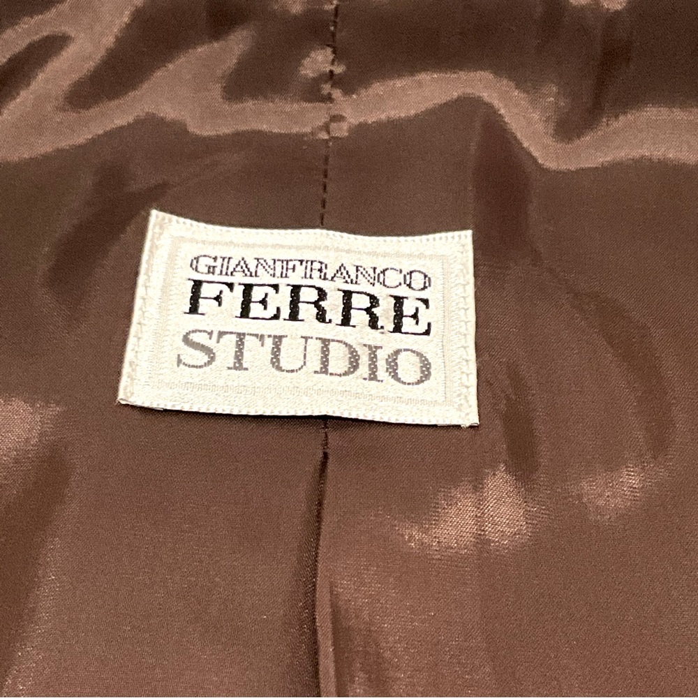 GEANFRANCO FERRE STUDIO BROWN COLOR BLAZER. - Picture 9 of 9